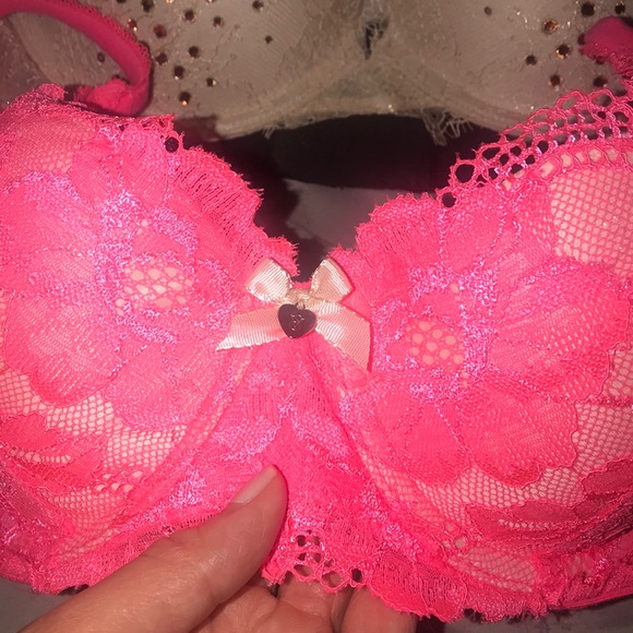 Victoria Secret bra like new! - Picture 2 of 4